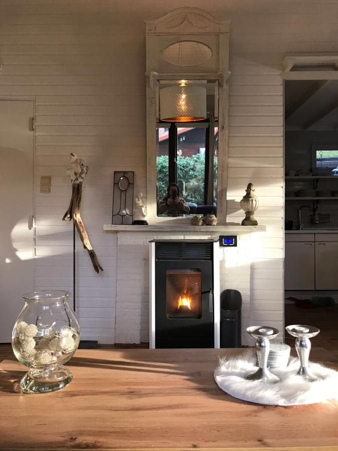 Chalet Sint Barbara Zutendaal Eksteriør billede